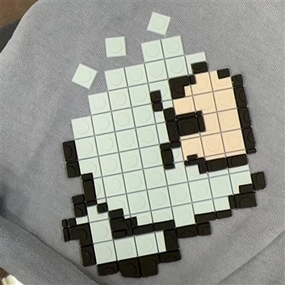 Camiseta con estampado de pantalla